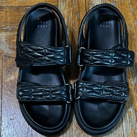 Black Sandals - Picture 2 of 4